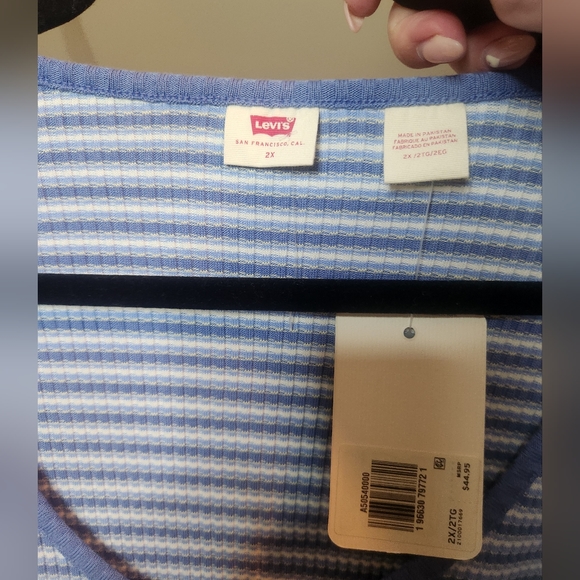 NWT Levi's- Stripe button front LS - Picture 3 of 4